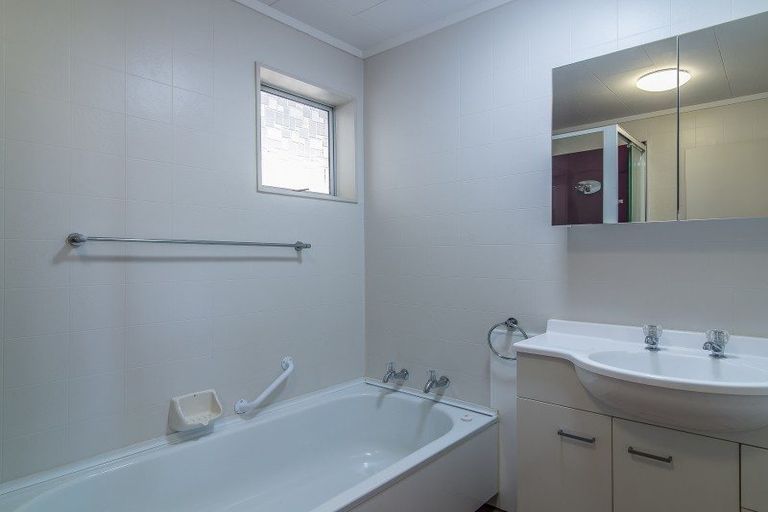 Photo of property in 11a Graham Grove, Waikanae, 5036