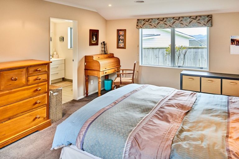 Photo of property in 12 Peel Lane, Aotea, Porirua, 5024