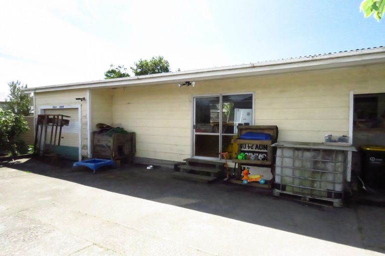 Photo of property in 61 Wakefield Street, Westport, 7825