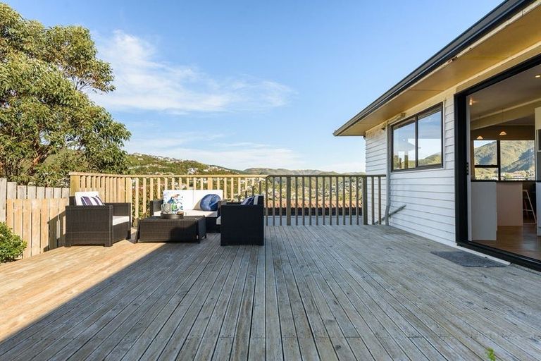 Photo of property in 34 Percy Dyett Drive, Karori, Wellington, 6012