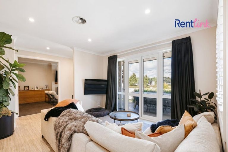 Photo of property in 17 Matepu Crescent, Pyes Pa, Tauranga, 3112