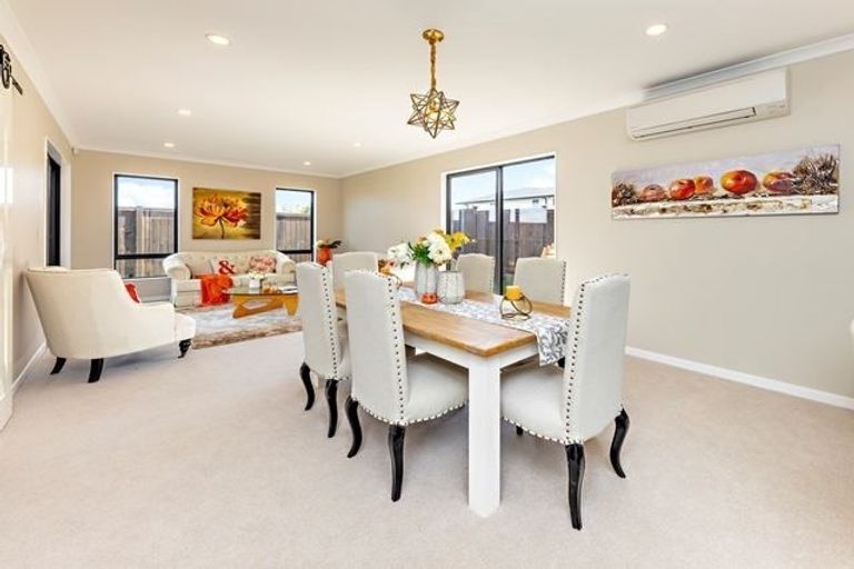 Photo of property in 37 Papareia Road, Karaka, Papakura, 2113