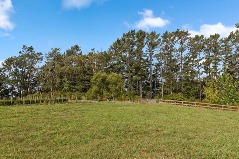 Photo of property in 206 Trigg Road, Kumeu, 0891