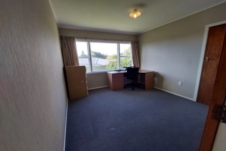 Photo of property in 1 Junction Street, Welbourn, New Plymouth, 4310