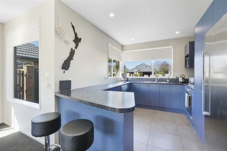 Photo of property in 38 Forest Drive, Parklands, Christchurch, 8083