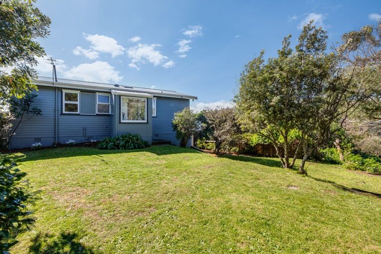 Photo of property in 2 Raroa Place, Pukerua Bay, 5026