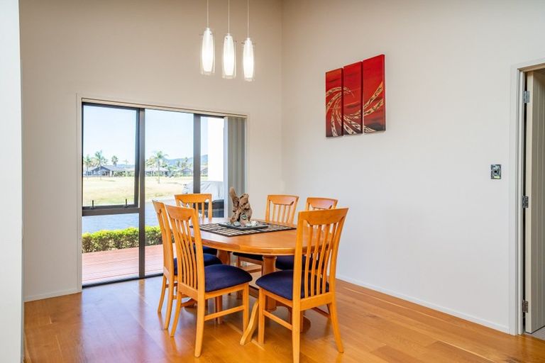 Photo of property in 7 O'farrell Drive, One Tree Point, 0118