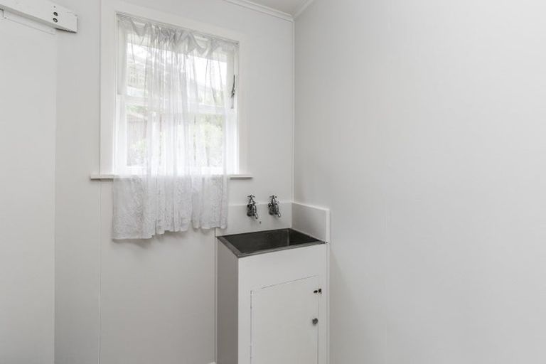 Photo of property in 7 Camrose Grove, Kingston, Wellington, 6021