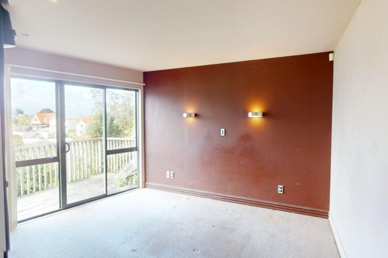 Photo of property in 14 Palliser Road, Roseneath, Wellington, 6011