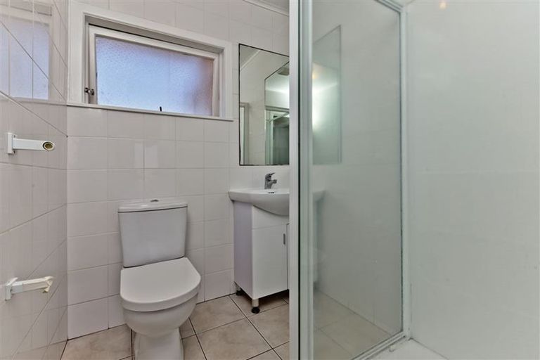Photo of property in 2/6 Corunna Road, Milford, Auckland, 0620