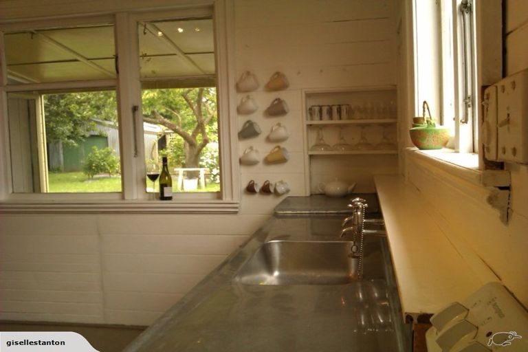 Photo of property in 33 Dublin Street, Martinborough, 5711