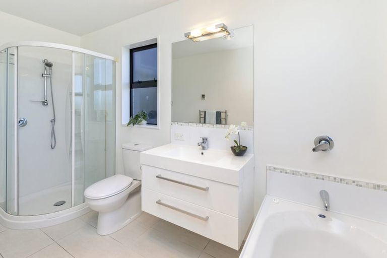 Photo of property in 1 Tangy Loch Lane, Broomfield, Christchurch, 8042