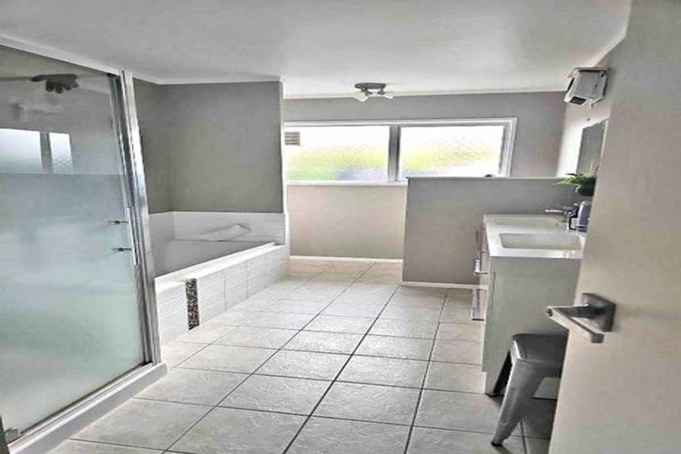 Photo of property in 71 Hooker Avenue, Chedworth, Hamilton, 3210