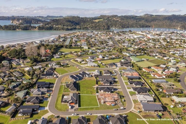 Photo of property in 18 Palm Drive, Whitianga, 3510