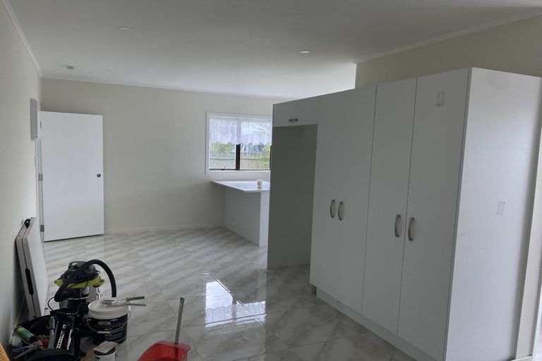 Photo of property in 92 Palmers Road, Clendon Park, Auckland, 2103