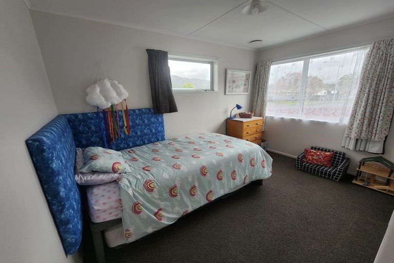Photo of property in 303 Wellington Road, Wainuiomata, Lower Hutt, 5014