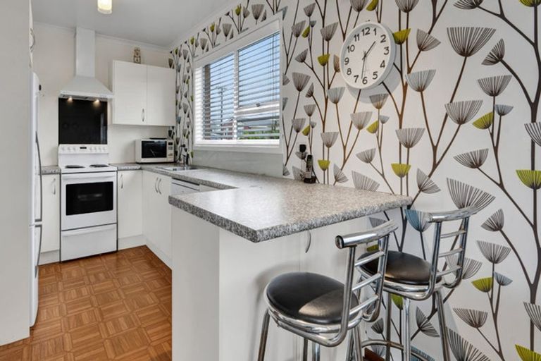 Photo of property in 13 Kowhai Street, Strandon, New Plymouth, 4312