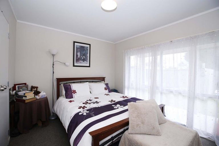 Photo of property in 38a Pine Avenue, Henderson, Auckland, 0612