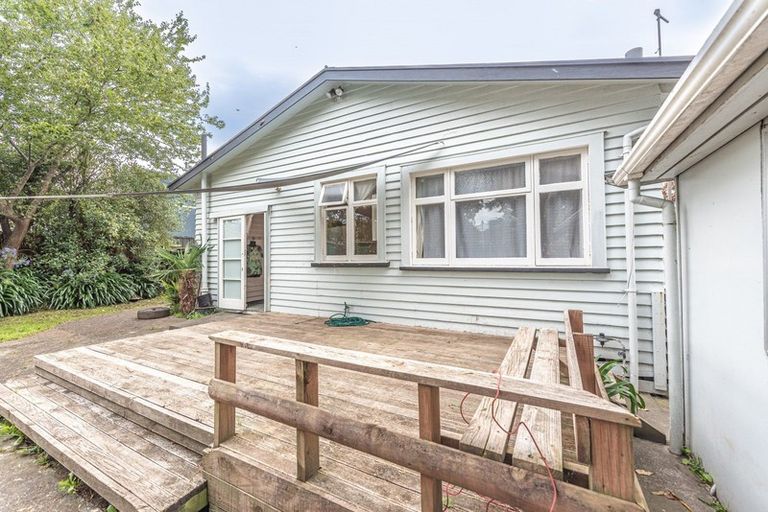 Photo of property in 17 Hutchison Crescent, Durie Hill, Whanganui, 4500