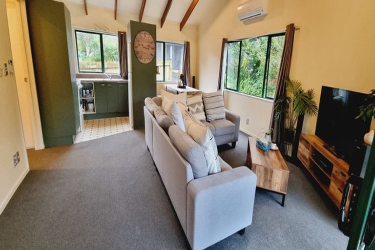 Photo of property in 41a Cyclarama Crescent, Massey, Auckland, 0614