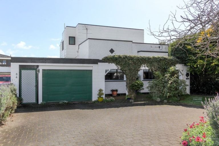 Photo of property in 84 Whiteley Street, Moturoa, New Plymouth, 4310