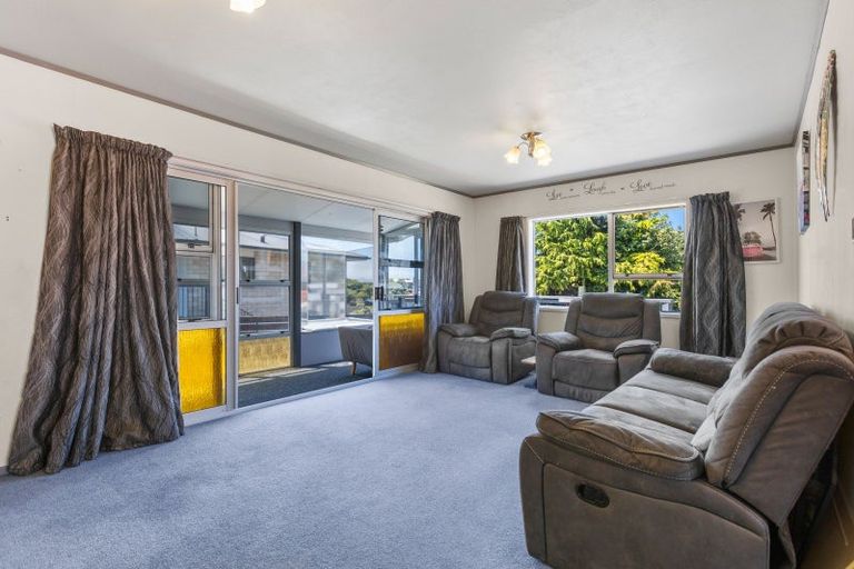 Photo of property in 15 Virginia Place, Whalers Gate, New Plymouth, 4310