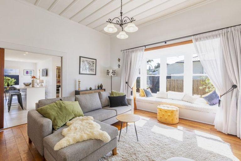 Photo of property in 10 Mcdonald Street, Napier South, Napier, 4110