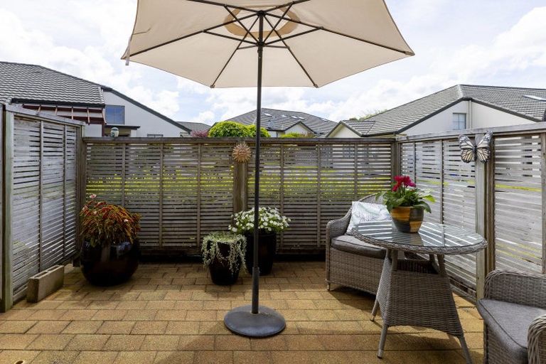 Photo of property in 18 Lakeridge Close, Rangatira Park, Taupo, 3330