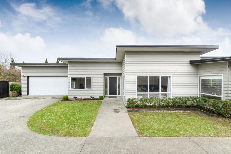 Photo of property in 67a Parnell Heights Drive, Kelvin Grove, Palmerston North, 4414