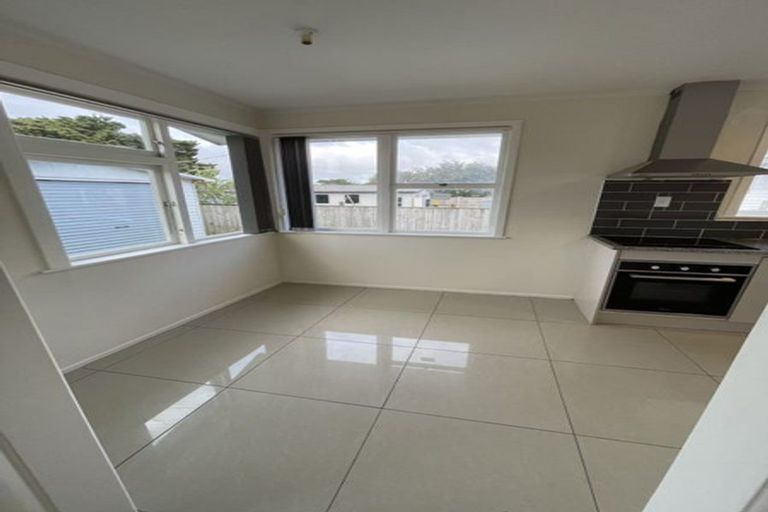Photo of property in 3 Mcdivitt Street, Manurewa, Auckland, 2102