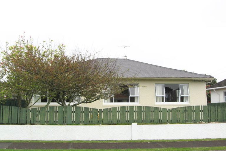 Photo of property in 10 Tokomaru Street, Welbourn, New Plymouth, 4312