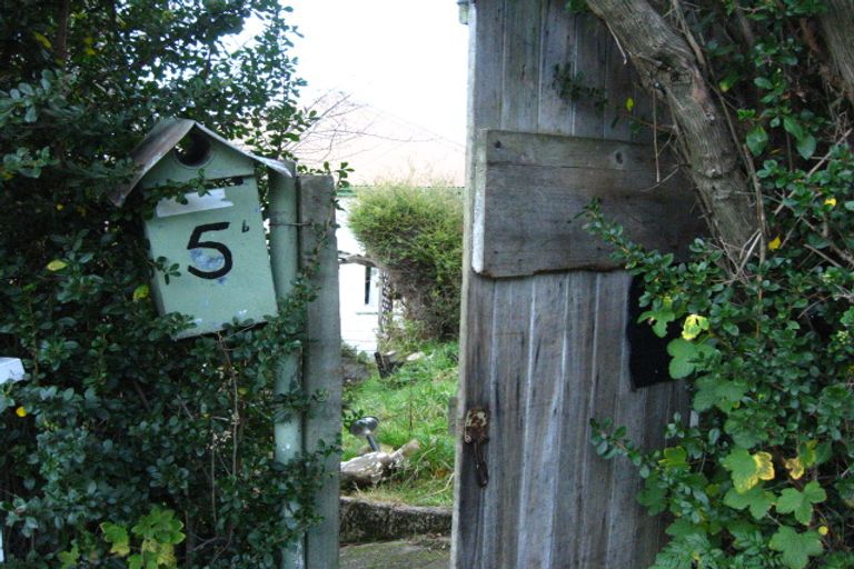 Photo of property in 5 Manuka Street, Ravensbourne, Dunedin, 9022