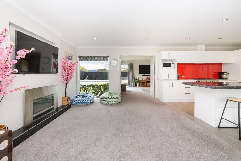 Photo of property in 67a Parnell Heights Drive, Kelvin Grove, Palmerston North, 4414