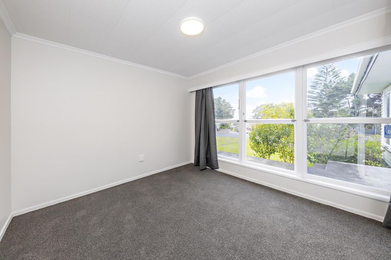 Photo of property in 140 Great South Road, Manurewa, Auckland, 2102