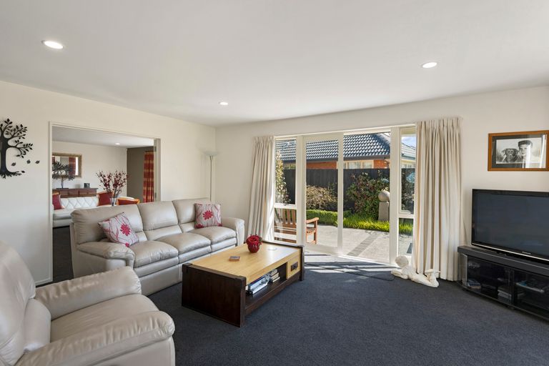 Photo of property in 19 Coppinger Terrace, Aidanfield, Christchurch, 8025