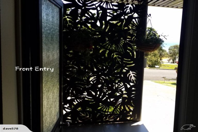 Photo of property in 4 Seaview Road, Cable Bay, 0420