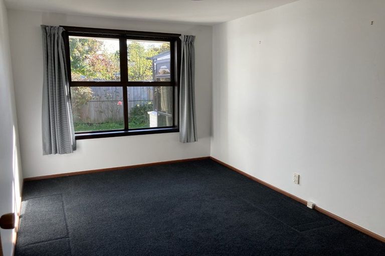 Photo of property in 15 Resolution Place, Bryndwr, Christchurch, 8053