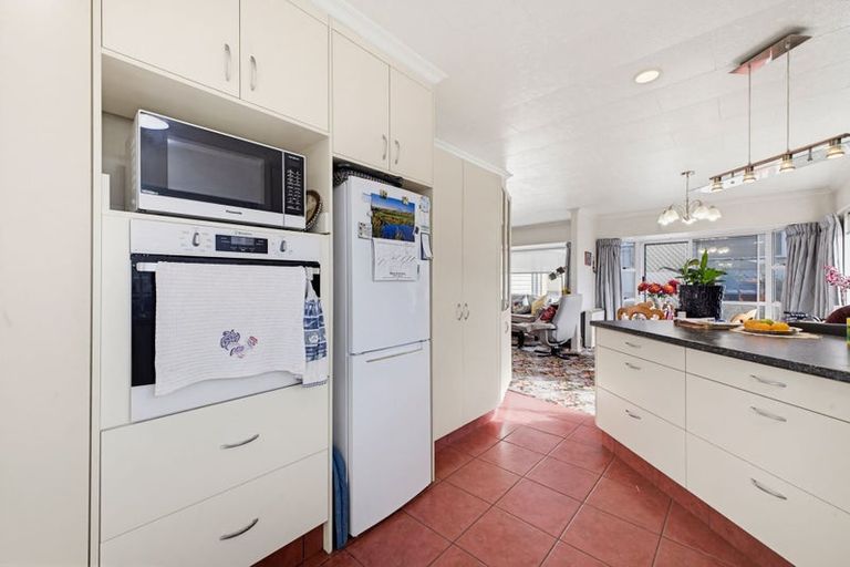Photo of property in 66 Tukapa Street, Westown, New Plymouth, 4310