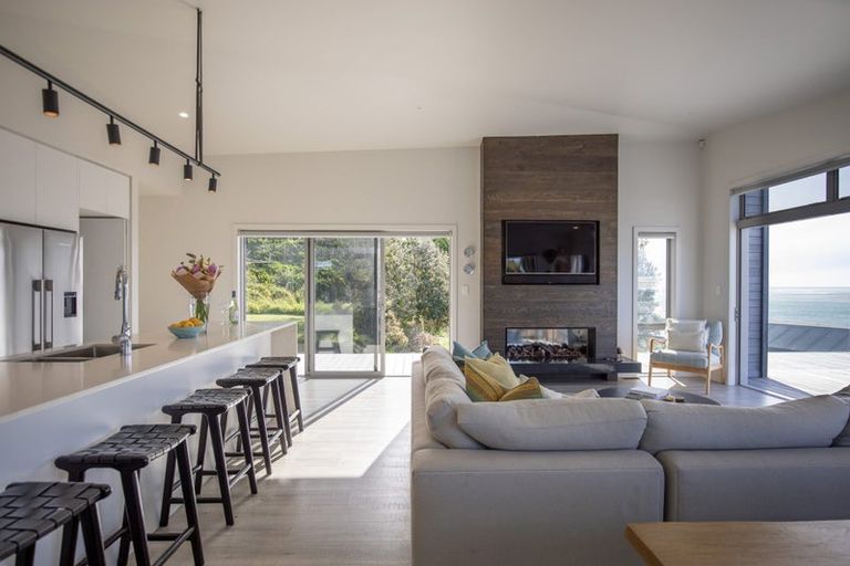 Photo of property in 115 Riria Kereopa Memorial Drive, Raglan, 3297