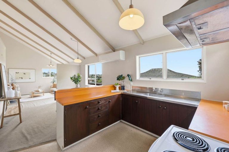 Photo of property in 1/34 Shanaway Rise, Hillcrest, Auckland, 0627