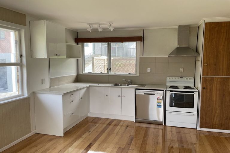 Photo of property in 129 Tiroroa Avenue, Te Atatu South, Auckland, 0610