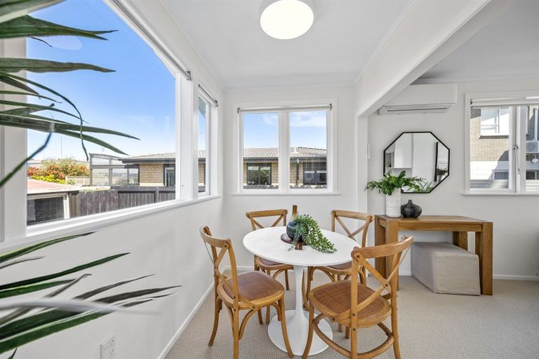 Photo of property in 3 Elizabeth Street, Orewa, 0931