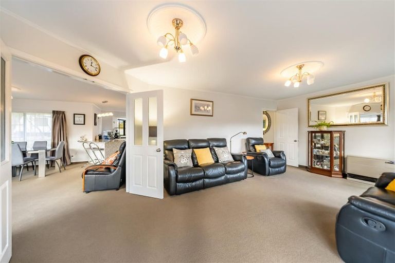 Photo of property in 21 Marlborough Street, Silverstream, Upper Hutt, 5019