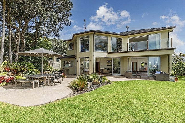 Photo of property in 24 Cliff Road, Torbay, Auckland, 0630
