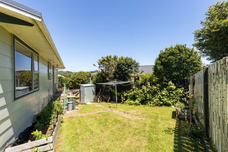 Photo of property in 15 Tahurangi Place, Spotswood, New Plymouth, 4310