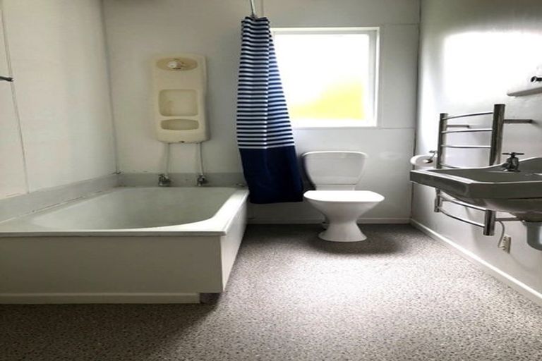 Photo of property in 24 Saint Michaels Crescent, Kelburn, Wellington, 6012