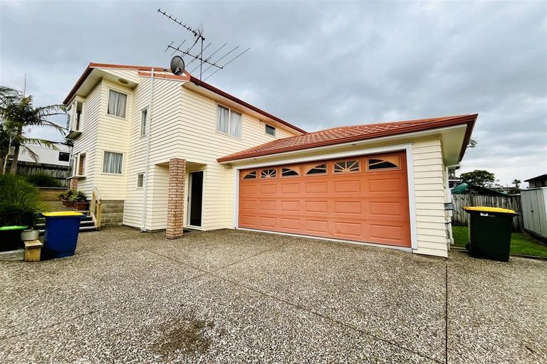 Photo of property in 106a Golf Road, New Lynn, Auckland, 0600