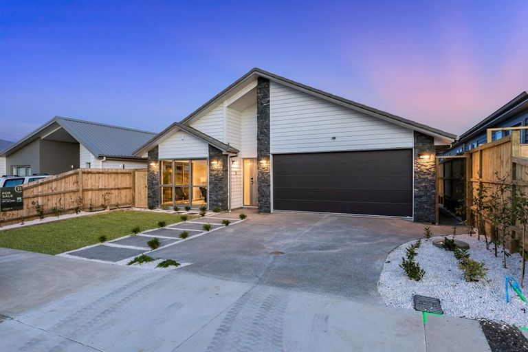 Photo of property in 17 Konoba Avenue, Kumeu, 0810