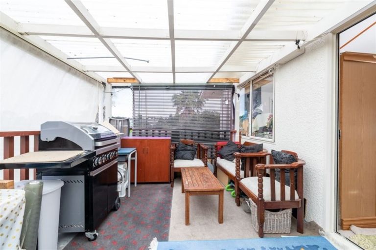 Photo of property in 80k Tirimoana Road, Te Atatu South, Auckland, 0602