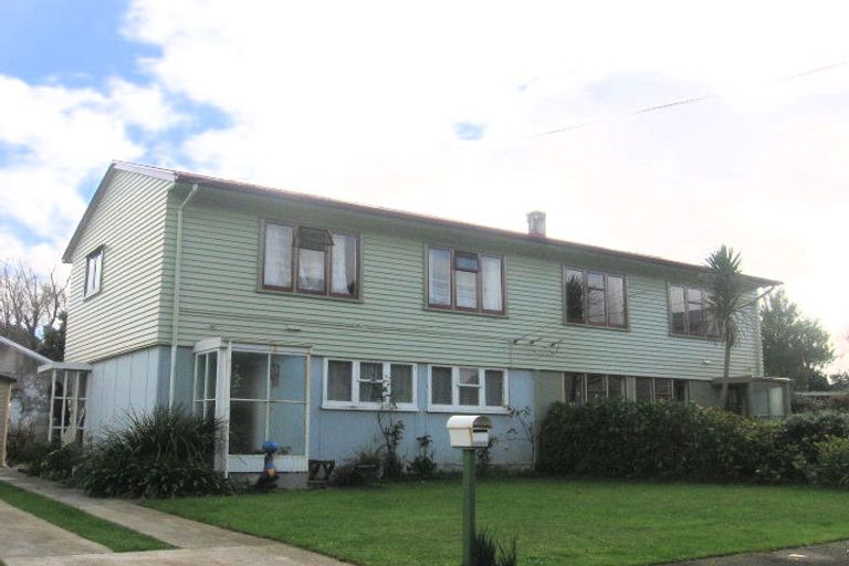 Photo of property in 4 Whakataki Grove, Waiwhetu, Lower Hutt, 5010